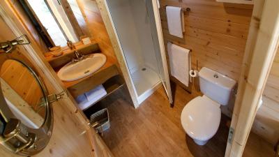 Bathroom with washbasin, shower, WC
Electric towel dryer